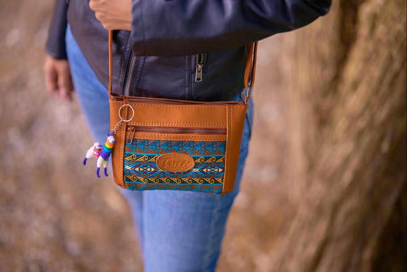 Tupac Leather Crossbody, Ecuador