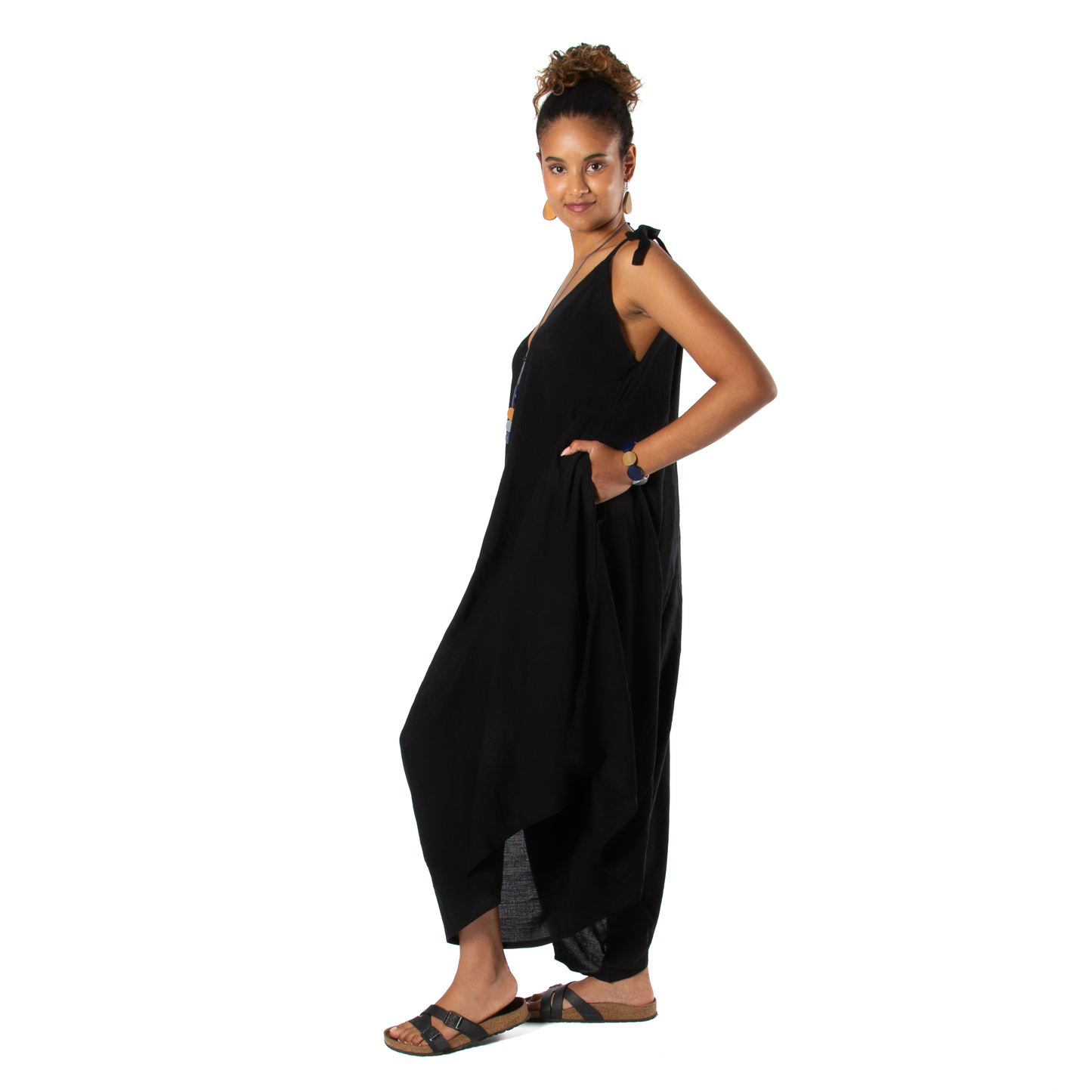 Simple Black Romper, Indonesia