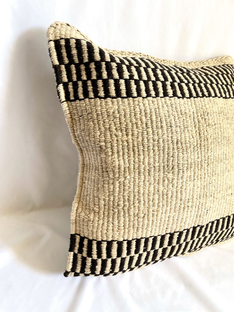 2 Throw Pillowcase, Aguayo's Cushion Covers, Natural and Black, Bolivia/Peru