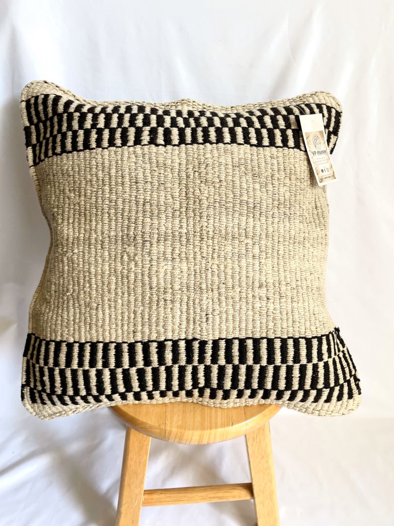 2 Throw Pillowcase, Aguayo's Cushion Covers, Natural and Black, Bolivia/Peru